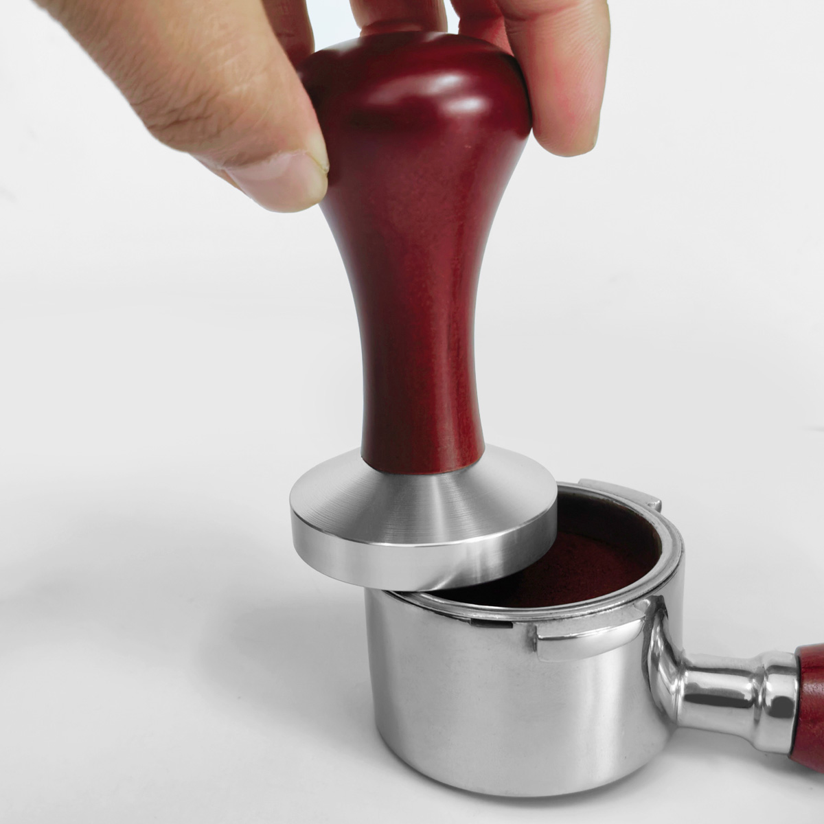 فناجين قهوة مسطحة بمقبض خشبي 5 - مراجعة Espresso Tamper Set وسعره